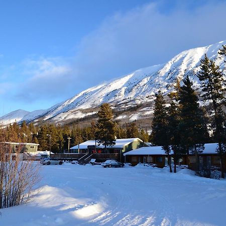 Spirit Lake Lodge Уайтхорс Екстериор снимка