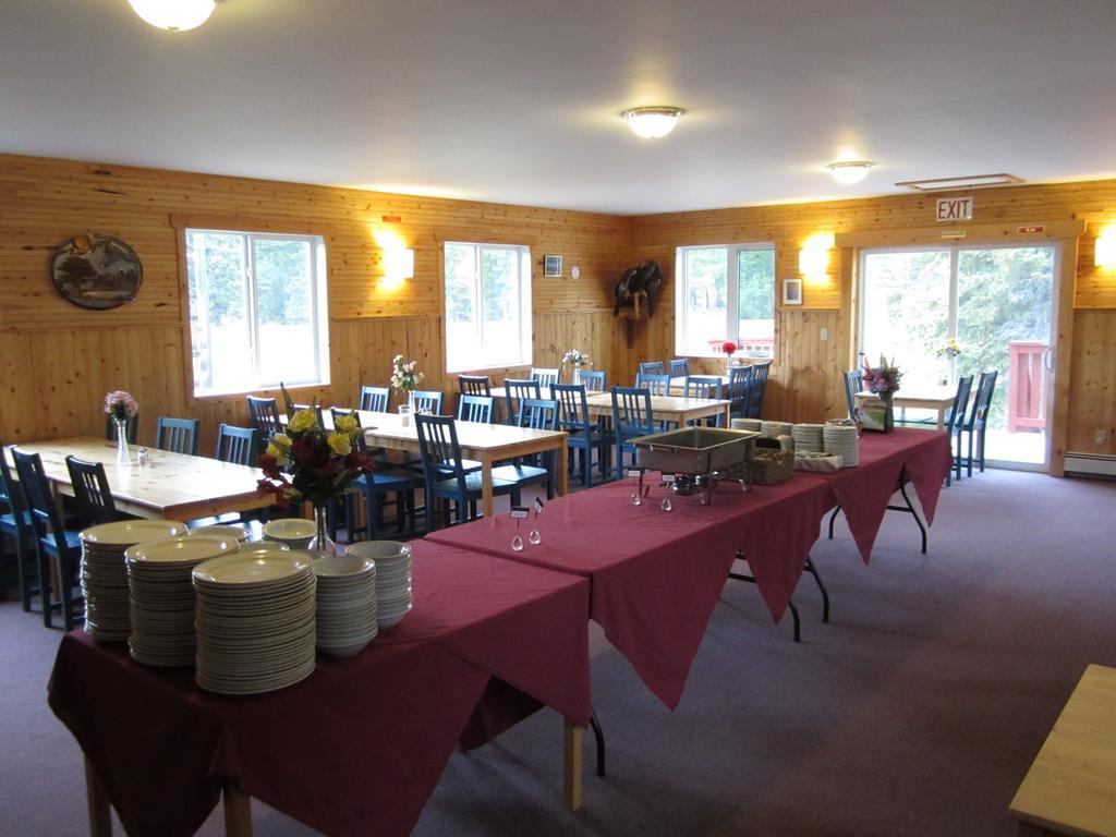 Spirit Lake Lodge Уайтхорс Екстериор снимка