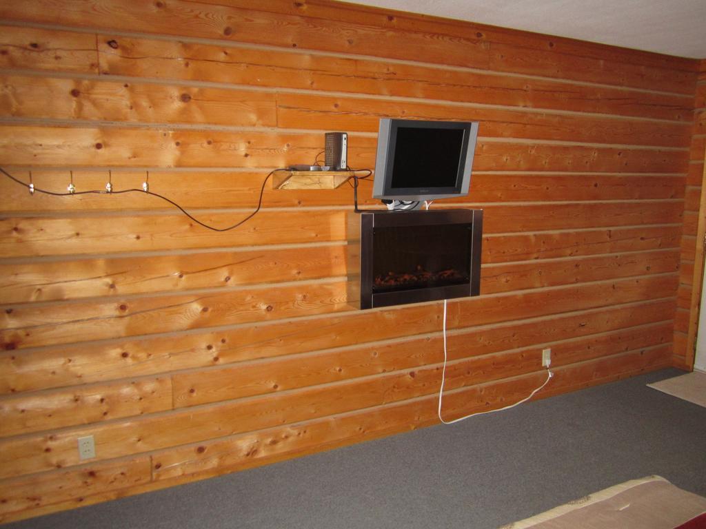 Spirit Lake Lodge Уайтхорс Стая снимка