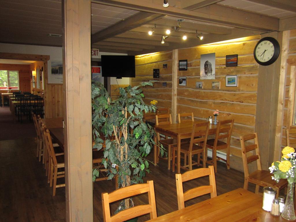 Spirit Lake Lodge Уайтхорс Екстериор снимка
