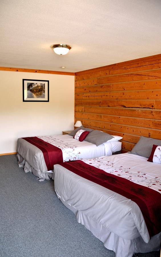 Spirit Lake Lodge Уайтхорс Екстериор снимка