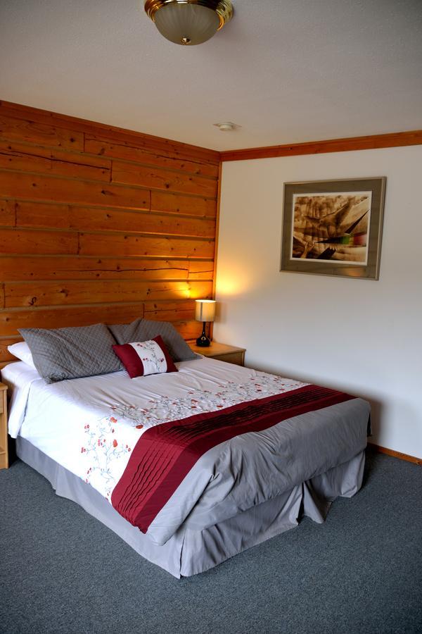 Spirit Lake Lodge Уайтхорс Екстериор снимка