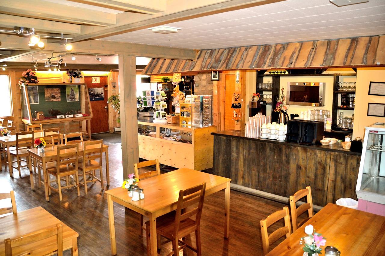 Spirit Lake Lodge Уайтхорс Екстериор снимка