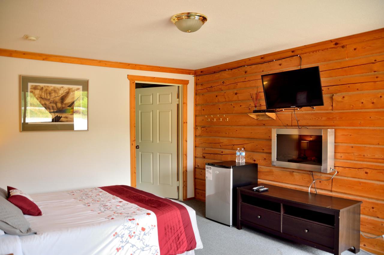 Spirit Lake Lodge Уайтхорс Екстериор снимка