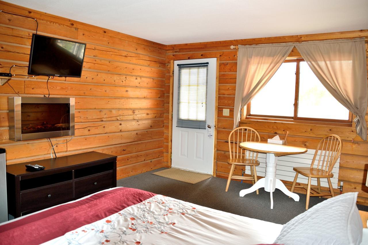 Spirit Lake Lodge Уайтхорс Екстериор снимка